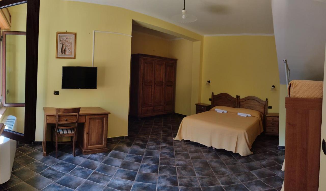 セッラ・サン・ブルーノ Agriturismo Rosetoヴィラ エクステリア 写真