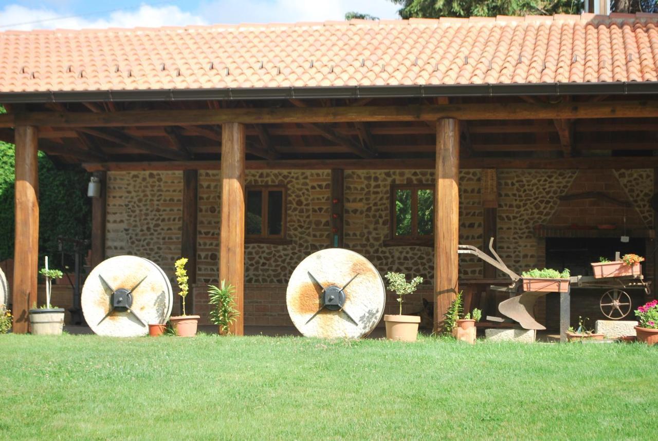 セッラ・サン・ブルーノ Agriturismo Rosetoヴィラ エクステリア 写真